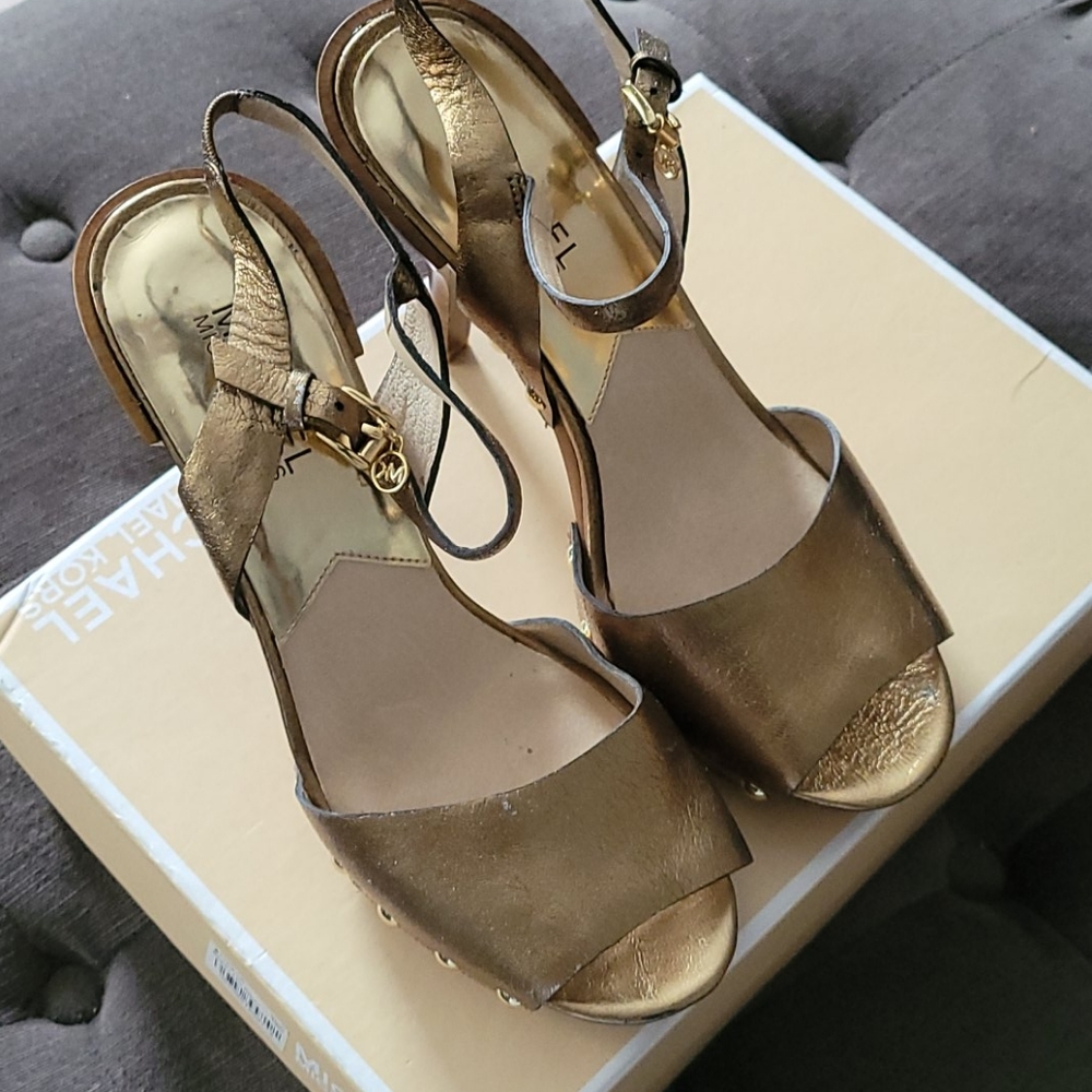 MICHAEL KORS WOOD PLATFORM SANDALS